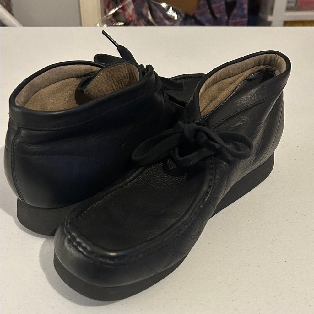 Clark’s Men’s Black Wallabees/Chukka Leather Shoes 11/11.5
